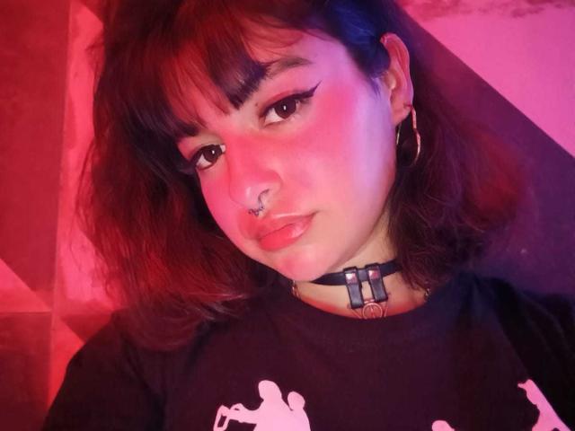 LaraAhB - פורנו בשידור חי ומצלמת סקס - 22894261