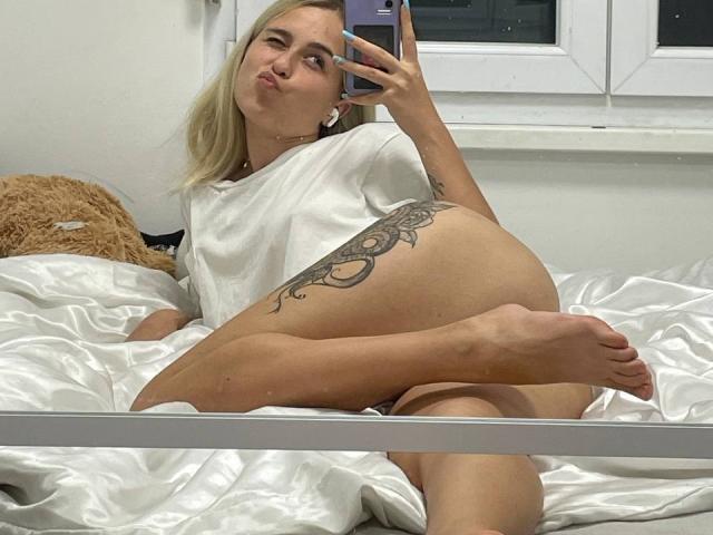 Izida - Live porn &amp; sex cam - 22898297