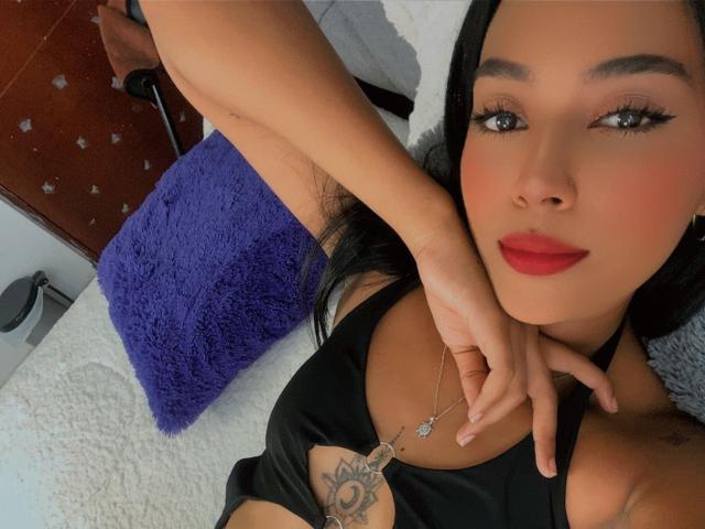 MissCharlotts - Live Sex Cam - 22900873