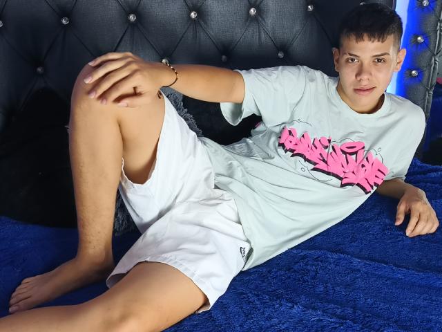 DynamoMills - Camera khiêu dâm &amp; quyến rũ trực tiếp - 22905201