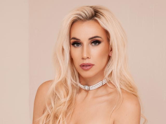 LaCherryPie - Live porn &amp; sex cam - 22910429