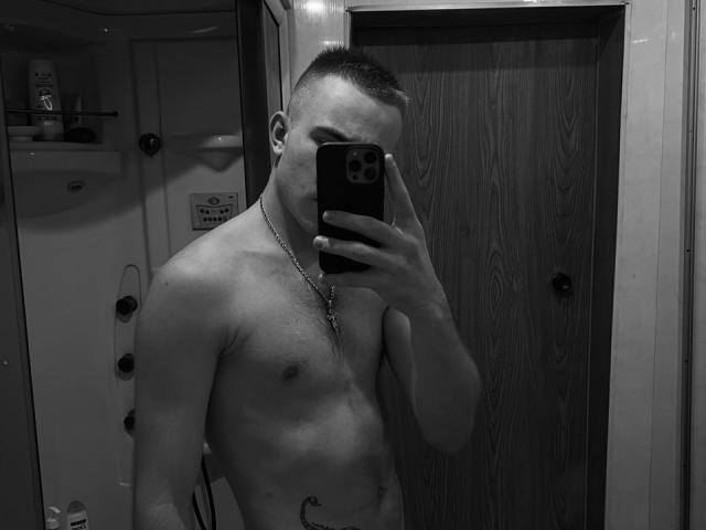 SupermanQSky - Live porn &amp; sex cam - 22911417