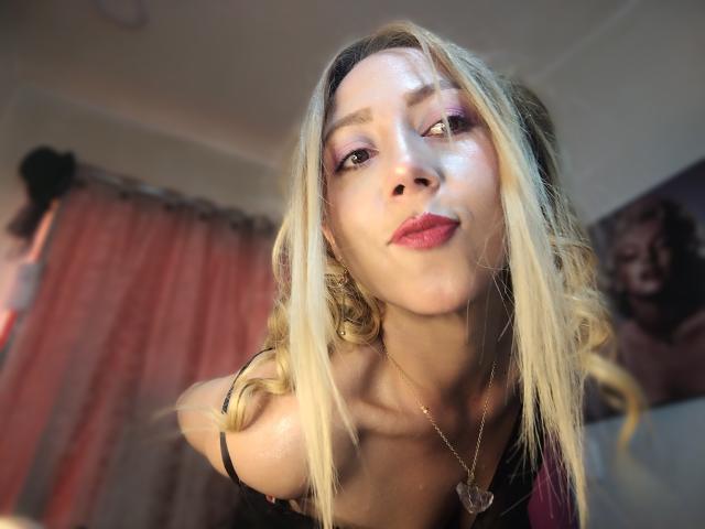 DouceKhrystine - Live sexe cam - 22913453