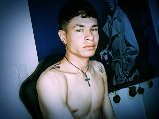 ElliottClean - сексуальная веб-камера в реальном времени - 22918253