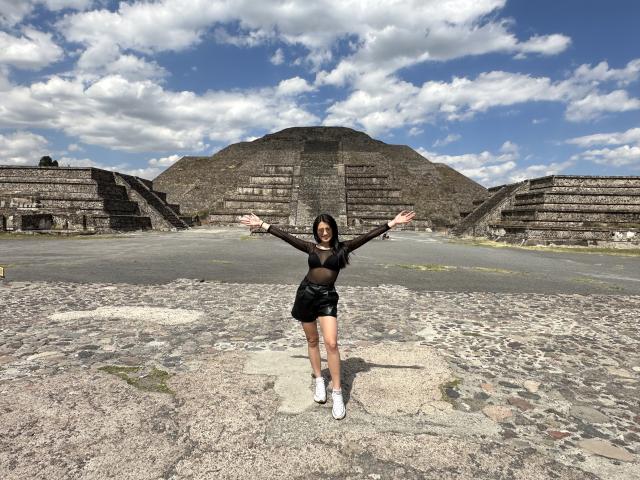 AmelieMuller - Live porn &amp; sex cam - 22919841