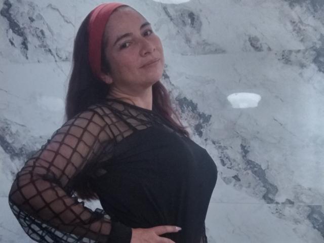 AlessiaRed - Live porn &amp; sex cam - 22922685