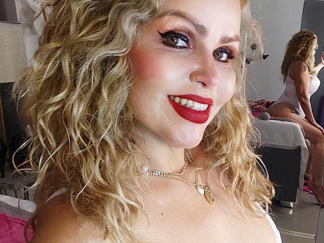 AnnaRichie - Élő pornó és szexkamera - 22929697