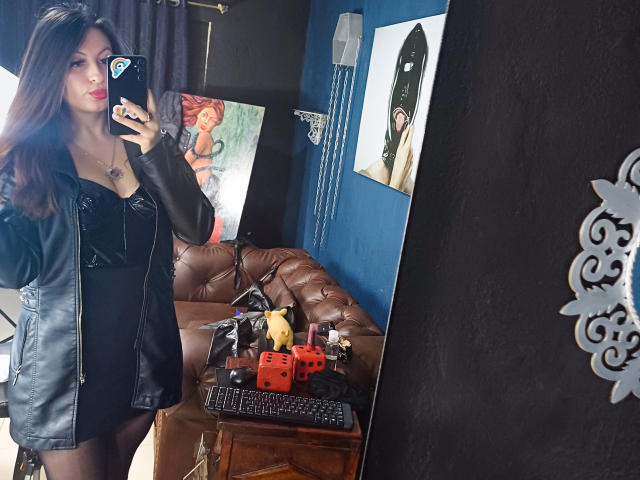 DominatrixLeila - Porno na żywo i seks kamera - 22930125