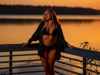 CapriceVonDe - Live porn &amp; sex cam - 22936169