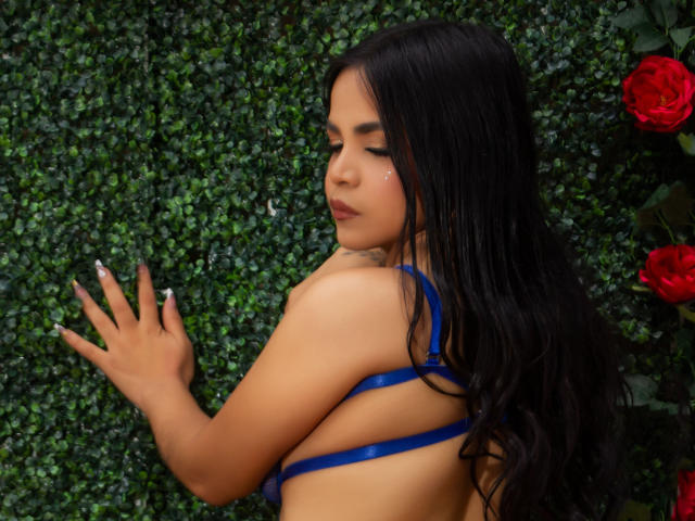 AntonellaCorins - Live porn &amp; sex cam - 22940329