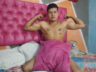 LeonWolfy - Live porn &amp; sex cam - 22952281