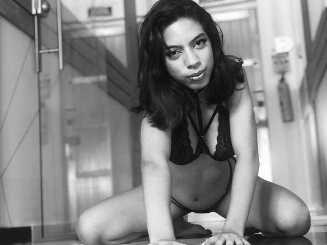 AliceMoor - Live porn &amp; sex cam - 22955349