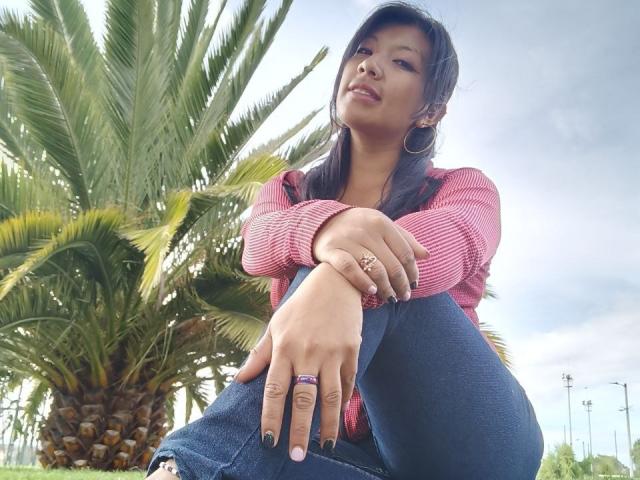 EmaCorine - Live sex cam - 22956637