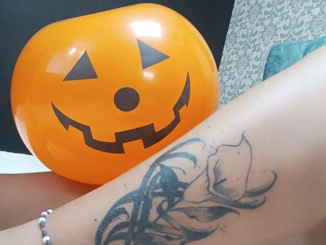 EmaCorine - Live porn &amp; sex cam - 22956689