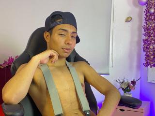 DiiGiacomo - Live porn &amp; sex cam - 22962465