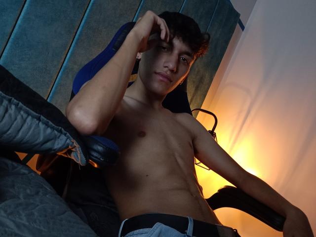 SantyRioss - Live porn &amp; sex cam - 22965465