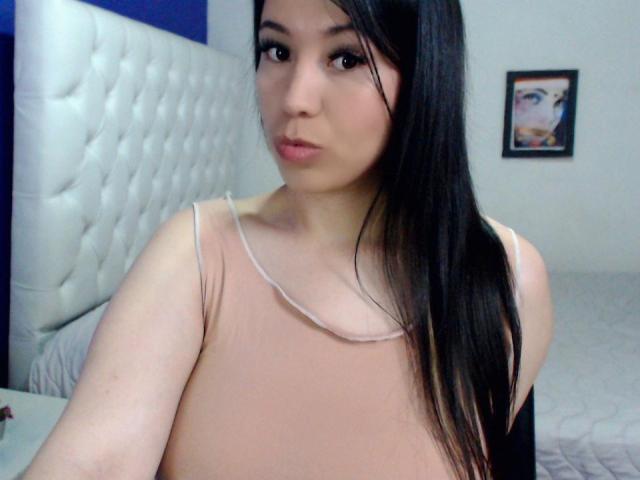 LizBellaa - Élő pornó és szexkamera - 22965913