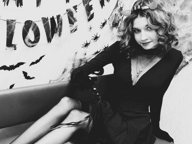 LettyCurly - Élő pornó és szexkamera - 22971449