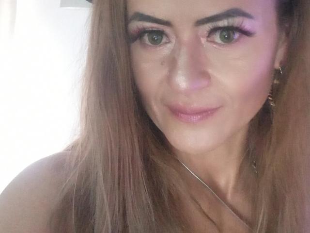 Maghenta - Live sex cam - 22972989