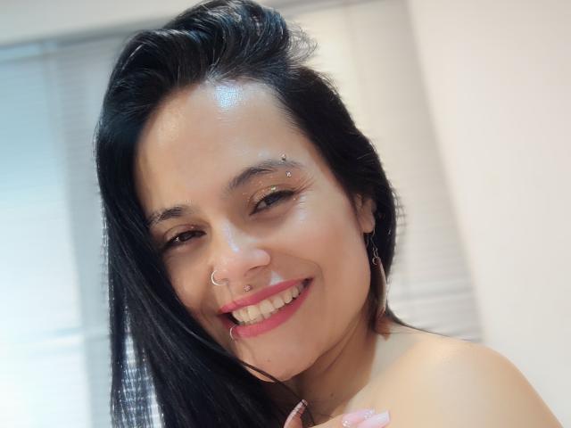 CharlotteCrofort - Live porn &amp; sex cam - 22975129