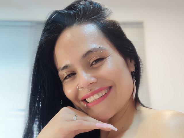 CharlotteCrofort - Live porn &amp; sex cam - 22975137