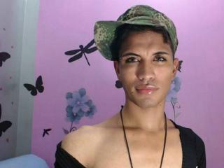 ZharitHot69 - Live porn &amp; sex cam - 2297756