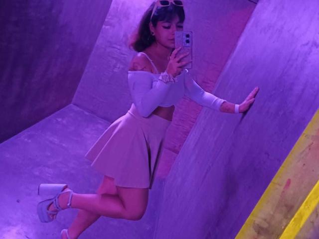 LaraAhB - Élő pornó és szexkamera - 22987173