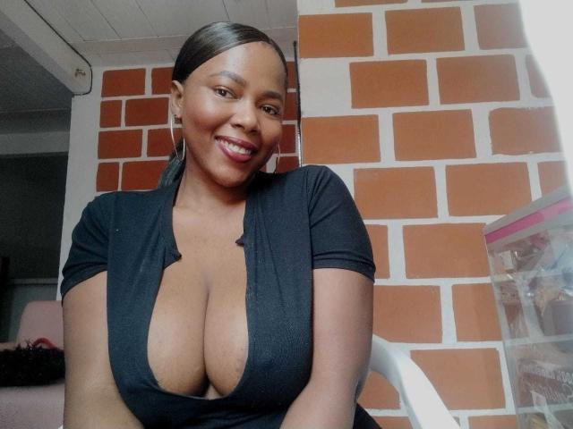 EmiraHot - Sexe cam en vivo - 22996457