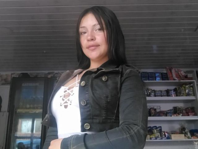 MarthinaStuarh - Live Sex Cam - 22997697