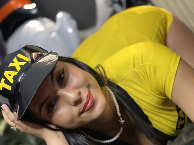 SarahXRouse - Live sex cam - 23002245