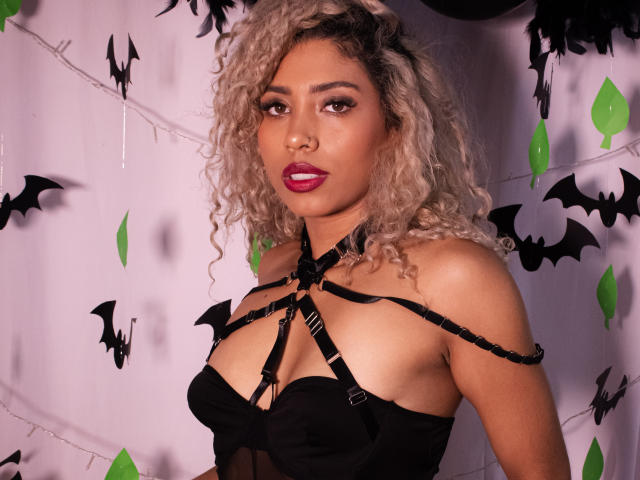 LilithWalker - Live Sex Cam - 23003637