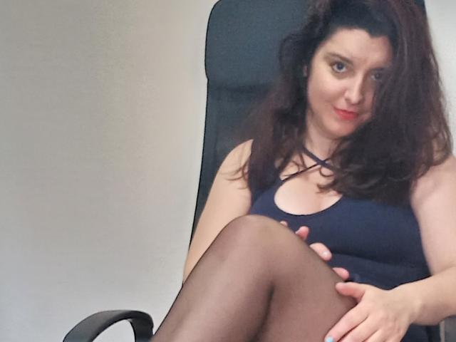 LaFrancaiseJessy - Élő pornó és szexkamera - 23006169