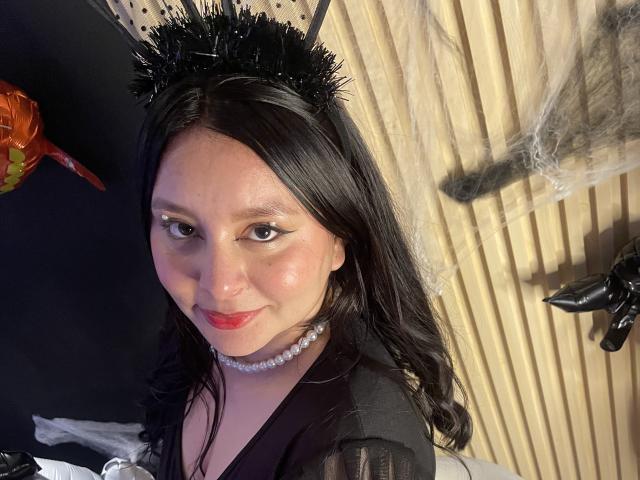 EmaJames - Live sex cam - 23007165