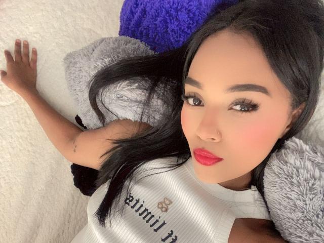 MissCharlotts - Live Sex Cam - 23017661