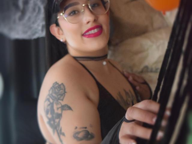 NatalieHarris - Live Sex Cam - 23018649