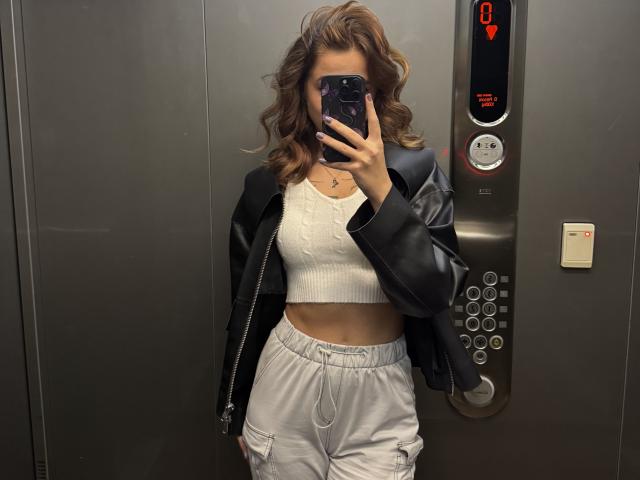 Izida - Sexe cam en vivo - 23021641