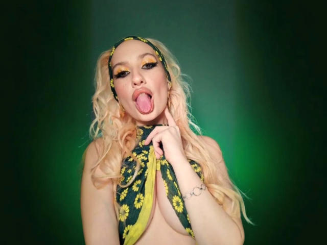 ElzaKomx - Live porn &amp; sex cam - 23030669