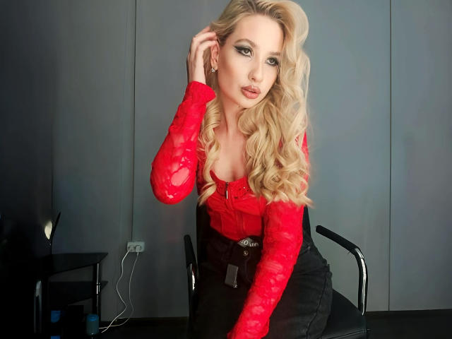 ElzaKomx - Sexe cam en vivo - 23030689