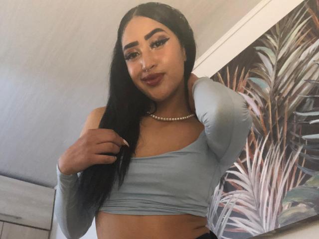 MichellDiaz - Sexe cam en vivo - 23032277