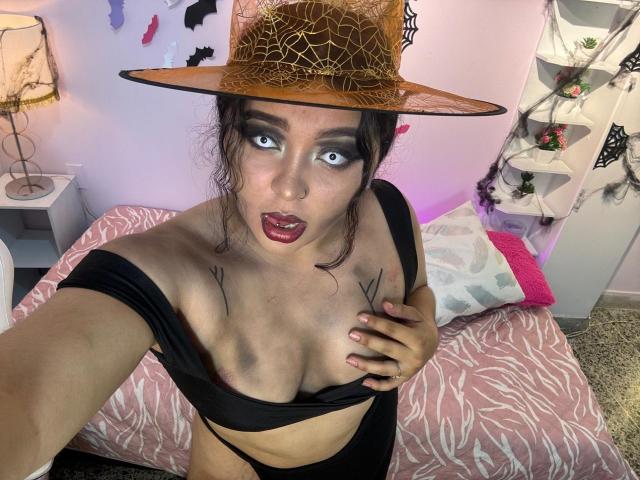 AishaGhulam - Live porn &amp; sex cam - 23041901