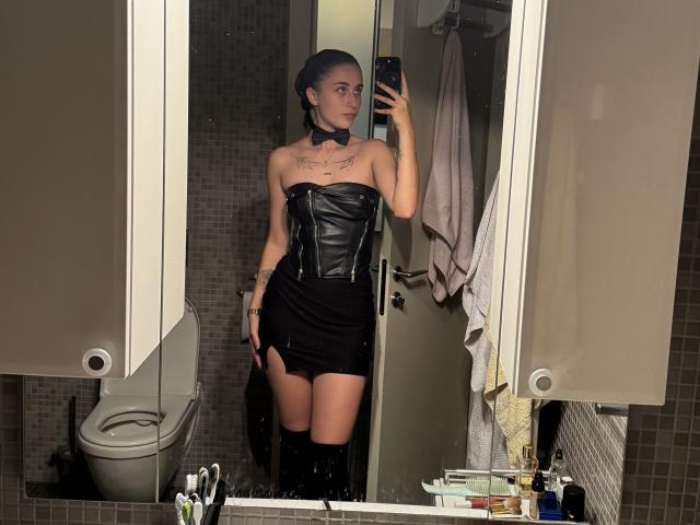 Izida - Live porn &amp; sex cam - 23043837