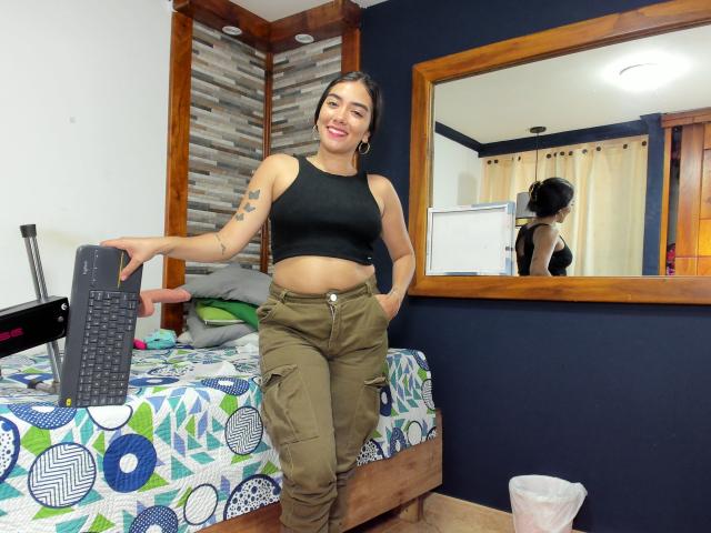 SharonKlart - Live porn &amp; sex cam - 23050053