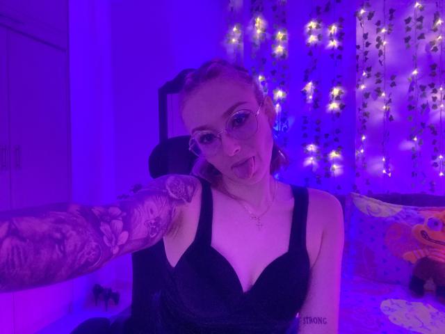 SarahRousen - Live porno og sexkamera - 23050637