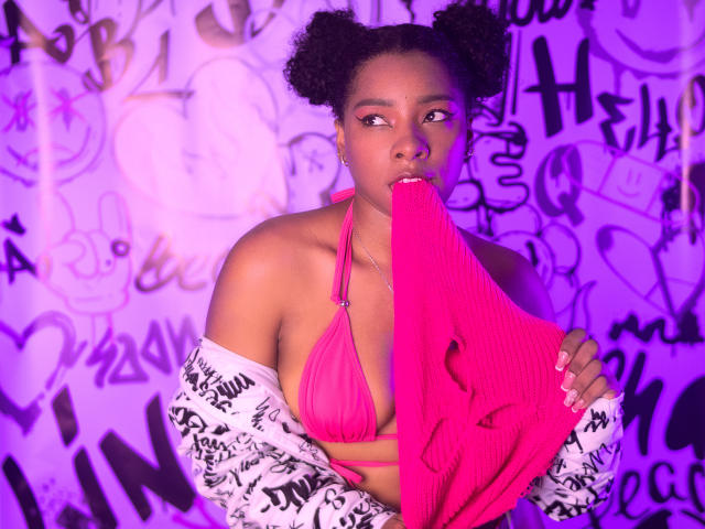 ValeryCortez - Camera khiêu dâm &amp; quyến rũ trực tiếp - 23052645