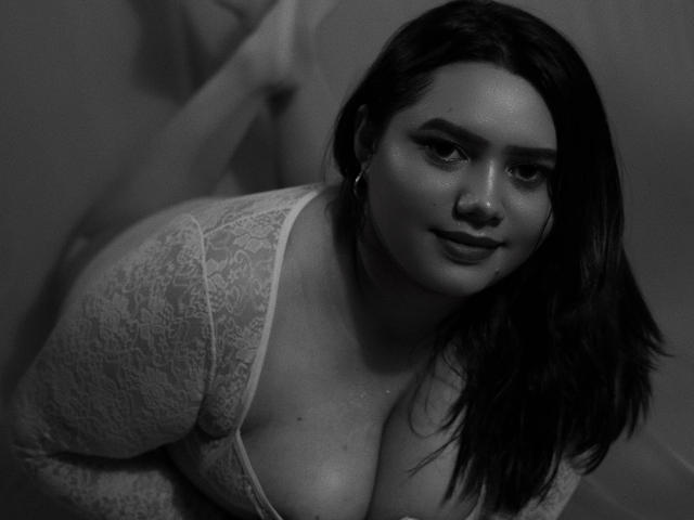 CurvyHorny - Camera khiêu dâm &amp; quyến rũ trực tiếp - 23057745