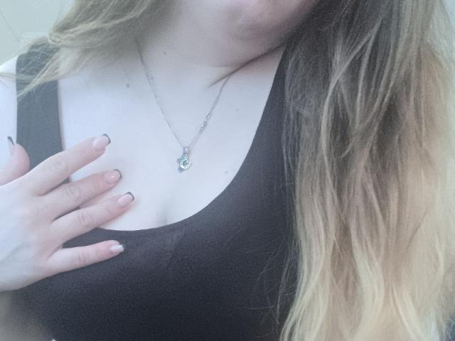 Leiliia - פורנו בשידור חי ומצלמת סקס - 23060145