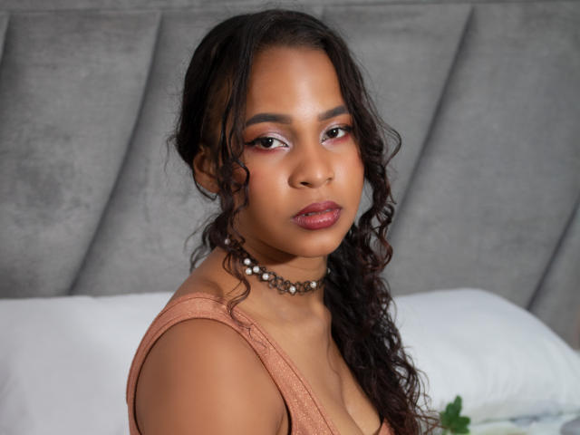 DafneLivy - Camera khiêu dâm &amp; quyến rũ trực tiếp - 23061089