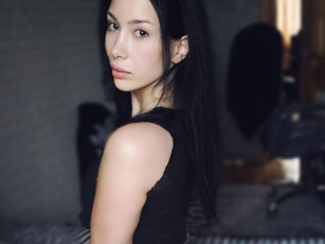 AppleEvelyn - Live Sex Cam - 23062617