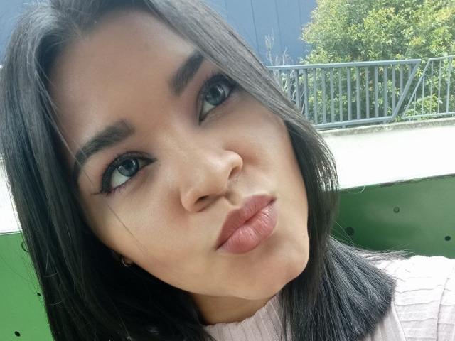 VanesaClarck - Live sex cam - 23072429