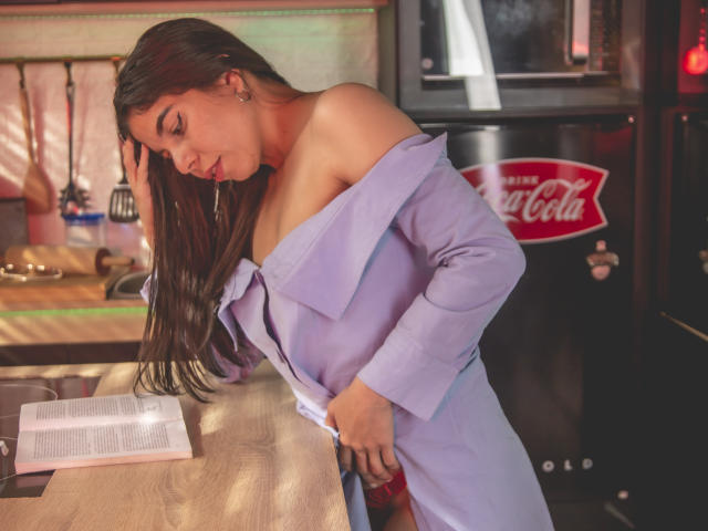 CarliinaSoussa - Live sex cam - 23083005